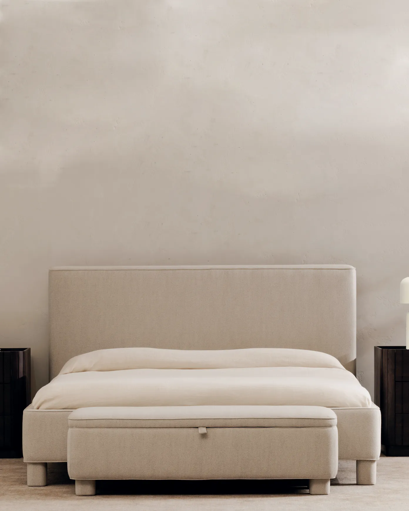 CLAUDE PLATFORM BED