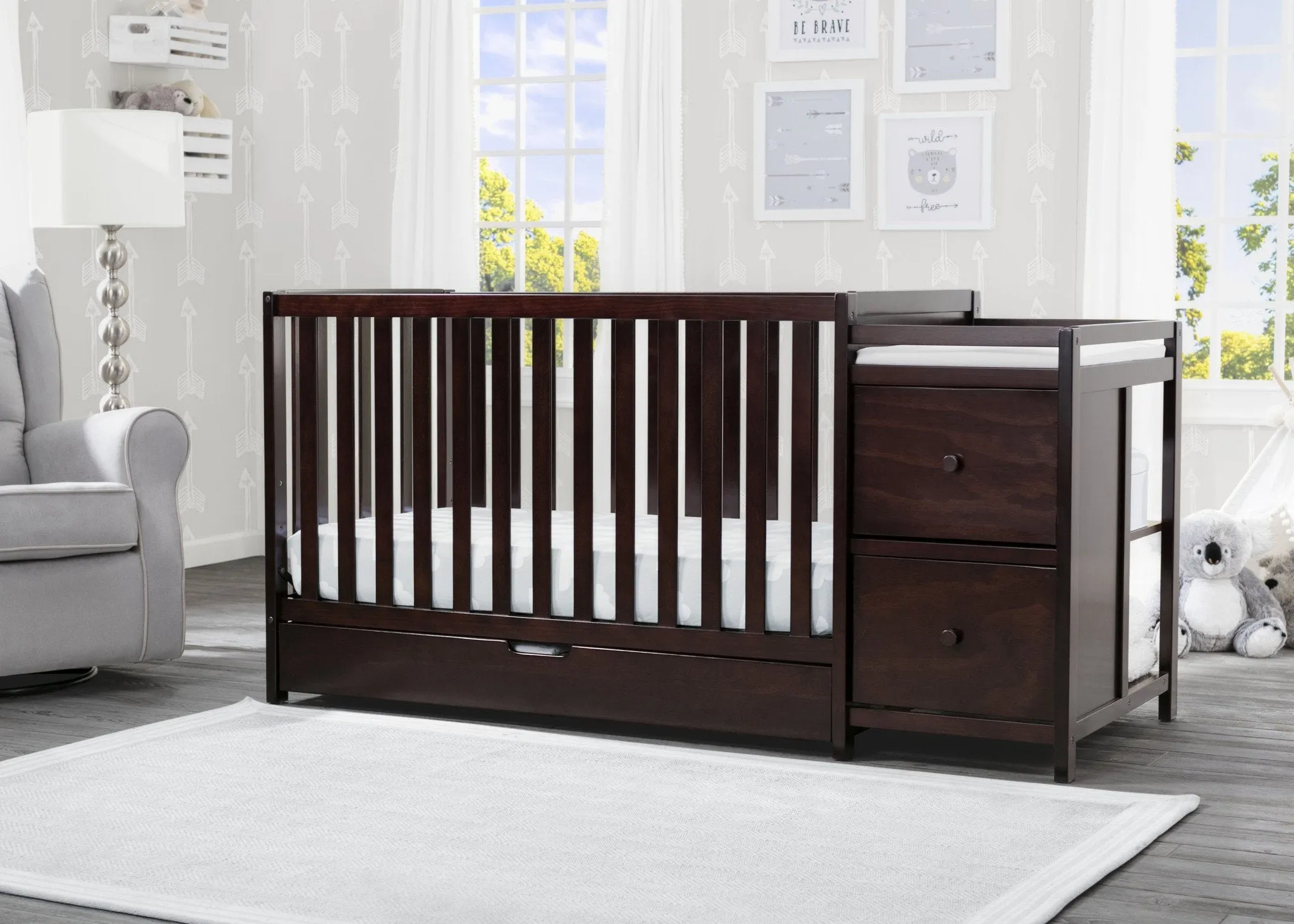 Luna Convertible Crib N Changer with Under Drawer