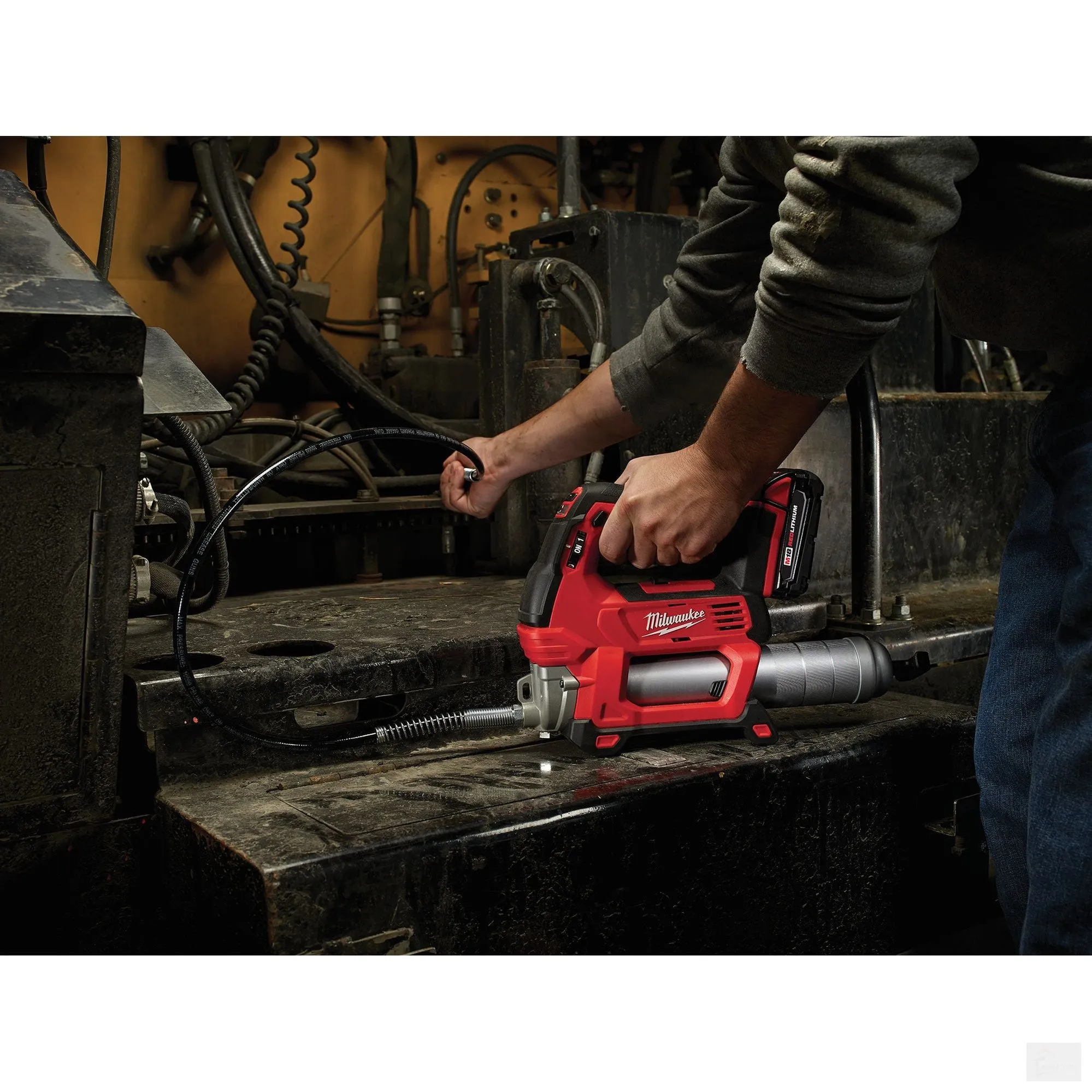 Milwaukee M18™ Cordless 2-Speed Grease Gun (Tool Only) {2646-20}