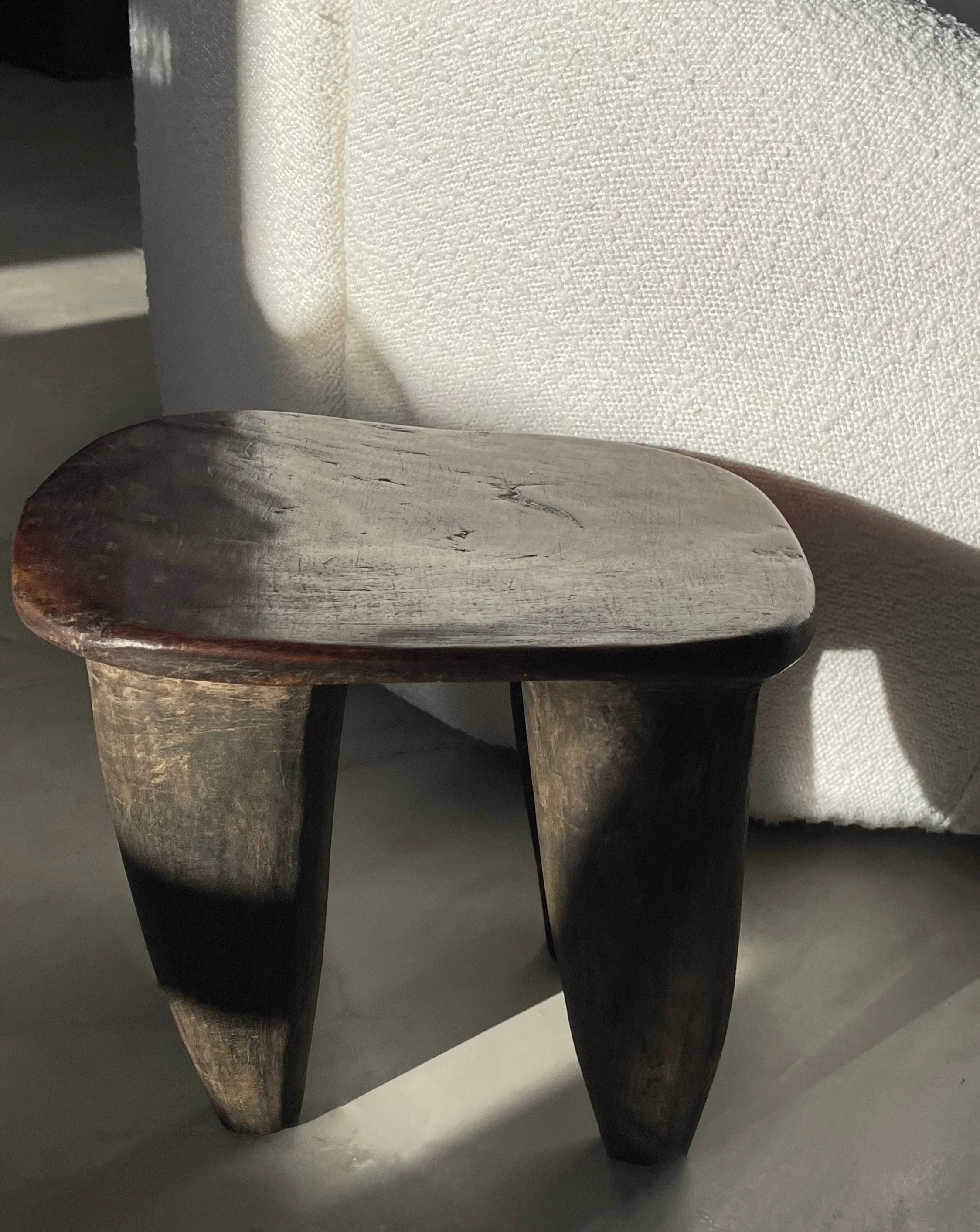 PRIMITIVE STOOL