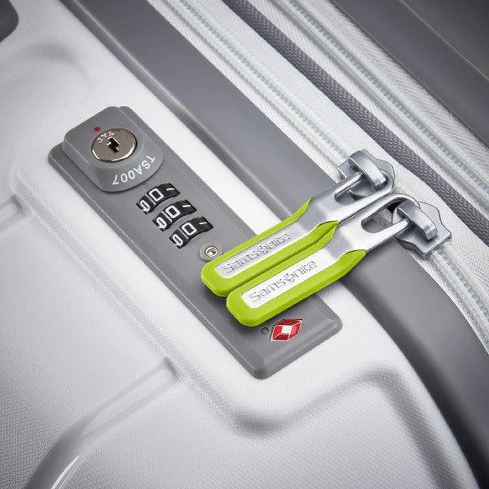 Samsonite Freeform 24" Spinner