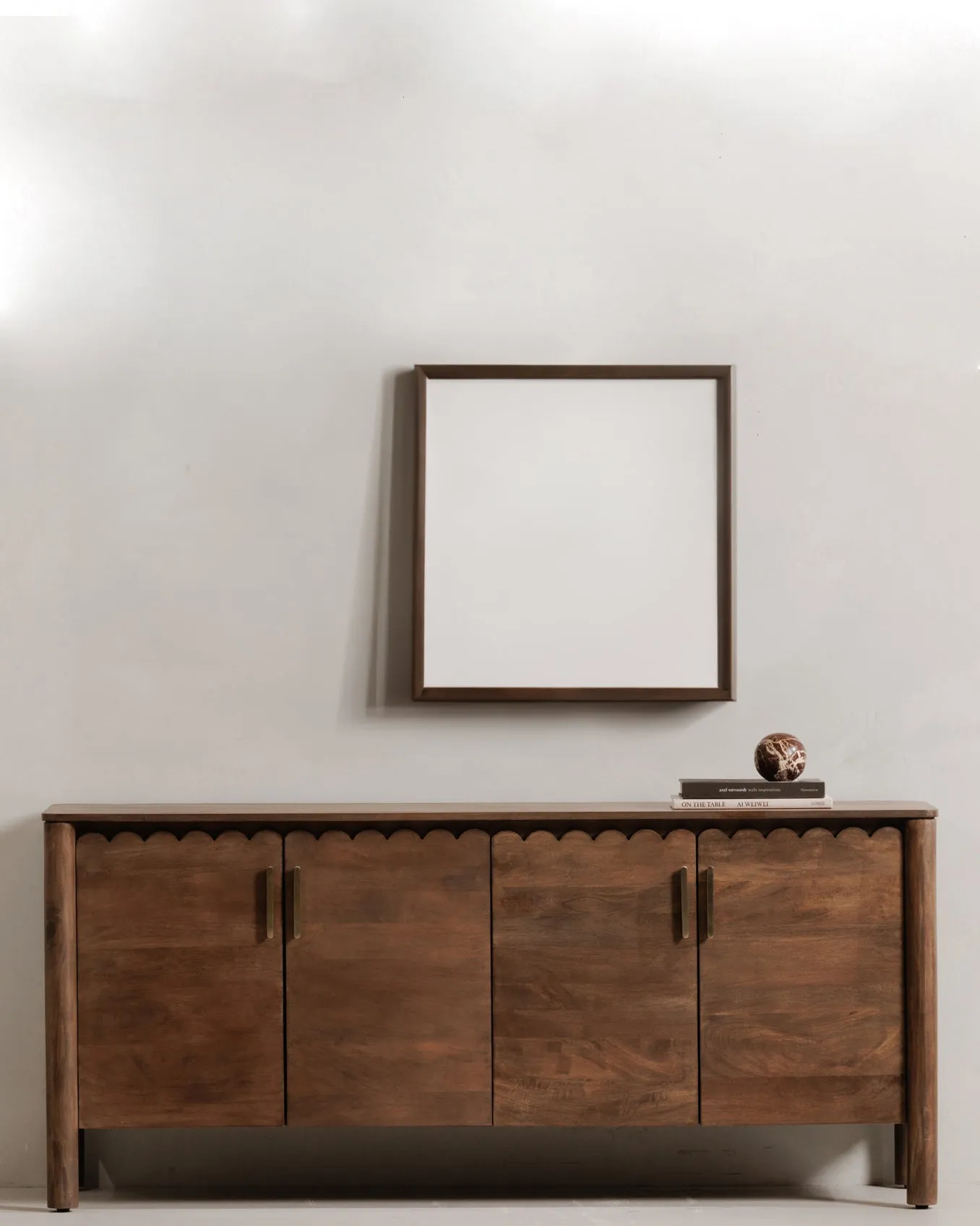SCALLOP 4-DOOR SIDE BOARD